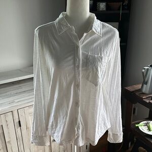 Pact Women’s white long-sleeve button down shirt 100% organic cotton Sz M